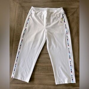 Tail Women’s White Chalk Straight Leg PullOn Capri Pants Size 10 NWT